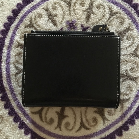 Black Genuine Leather Sunflower Button Wallet - Picture 2 of 5